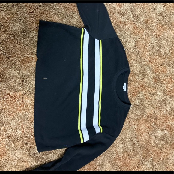 Long Sleeve Cropped Sweater - Picture 1 of 2